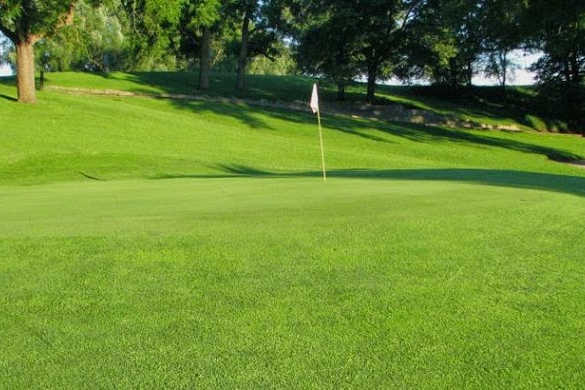 Twin Anchors Golf & Country Club