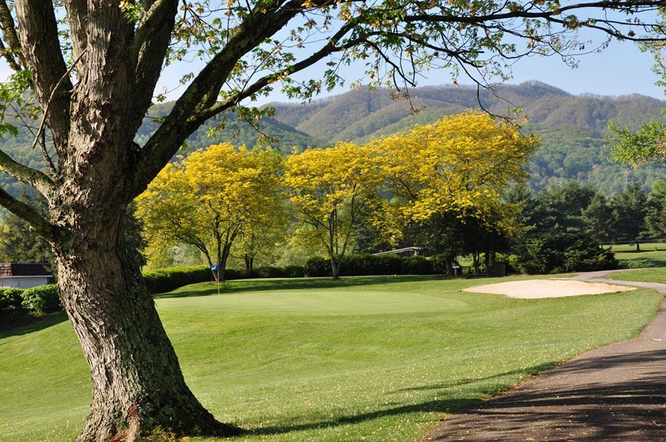 Pine Oaks Golf Club