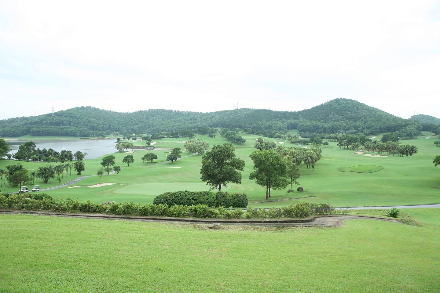 Valley/Lakes Course