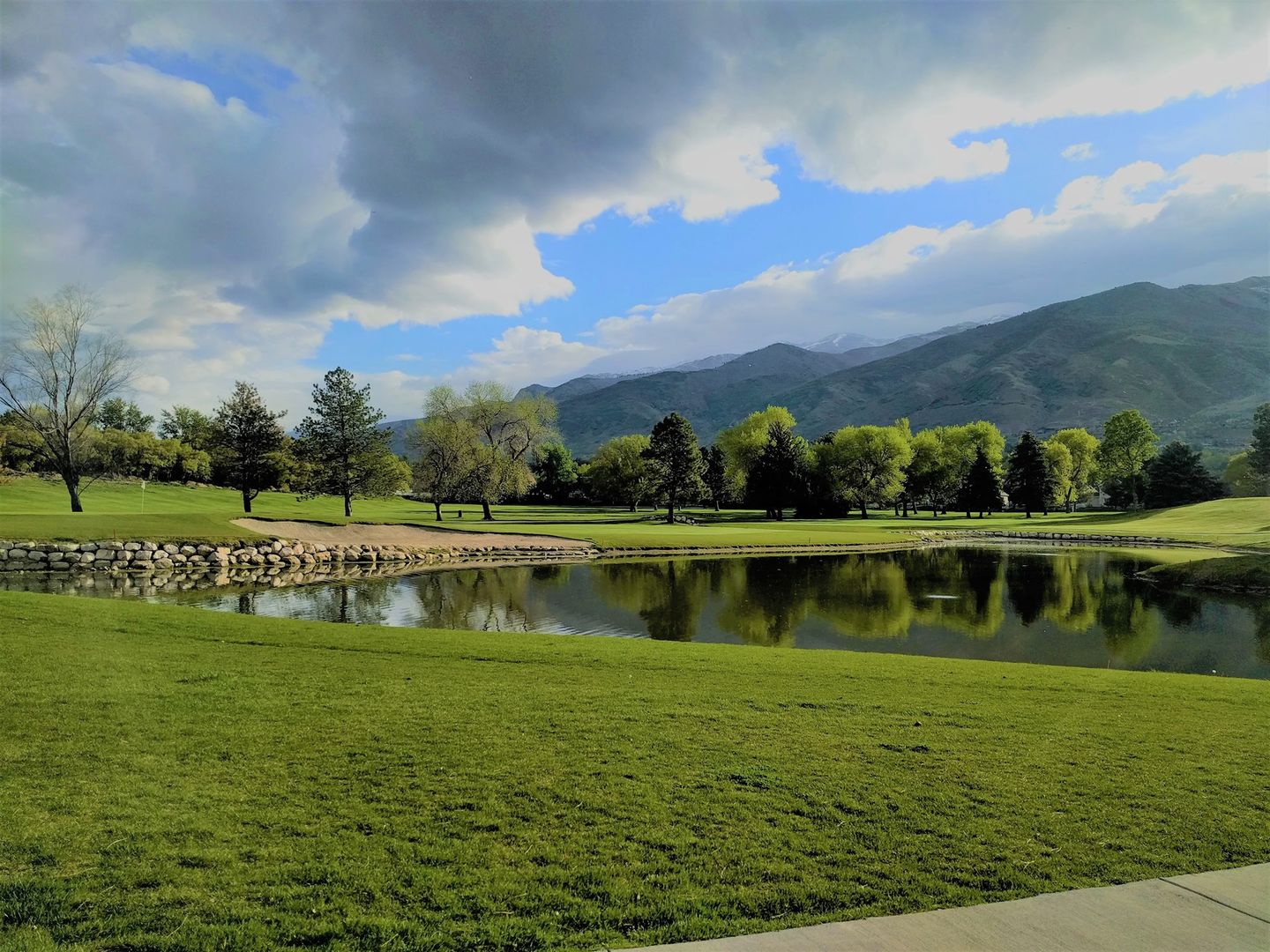 Oakridge Country Club