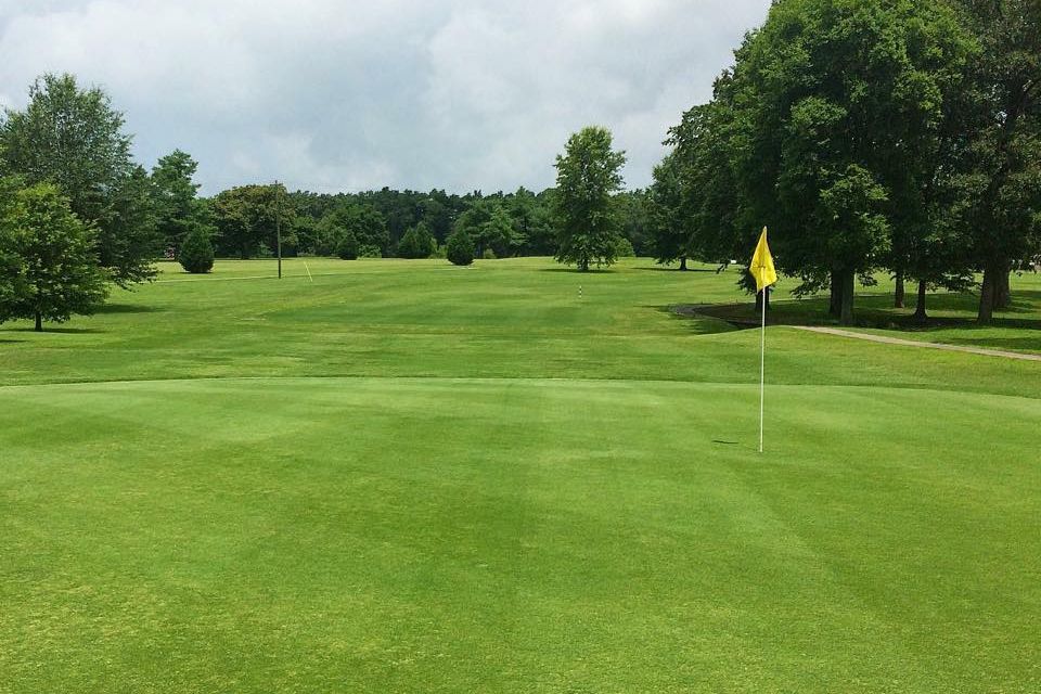 Oaks Country Club