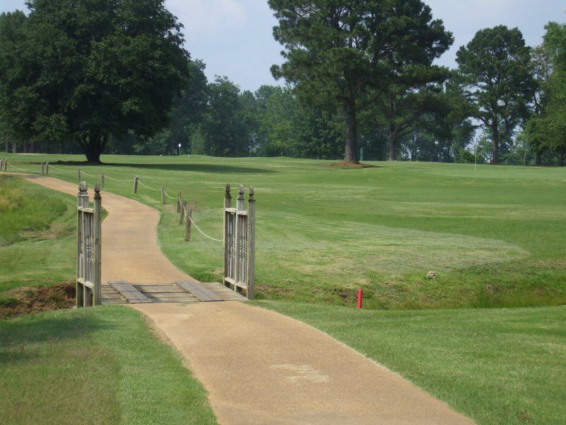 Oaks Country Club