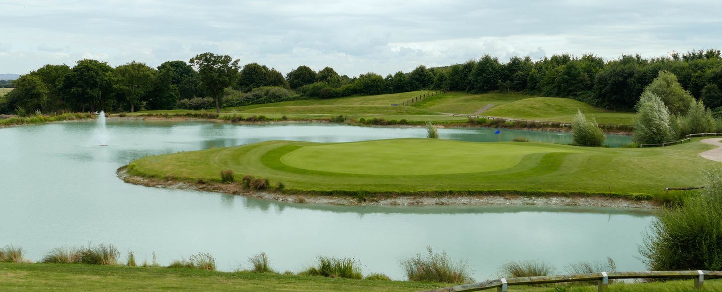 Woodlands Golf & Country Club