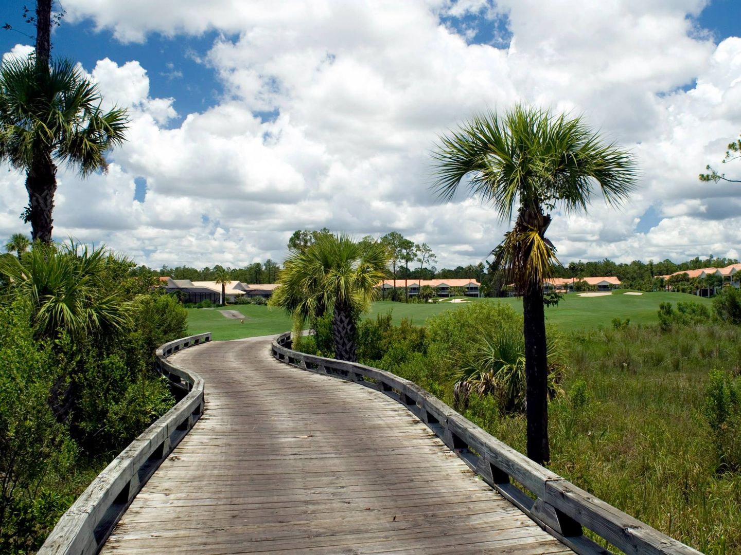 Naples Lakes Country Club