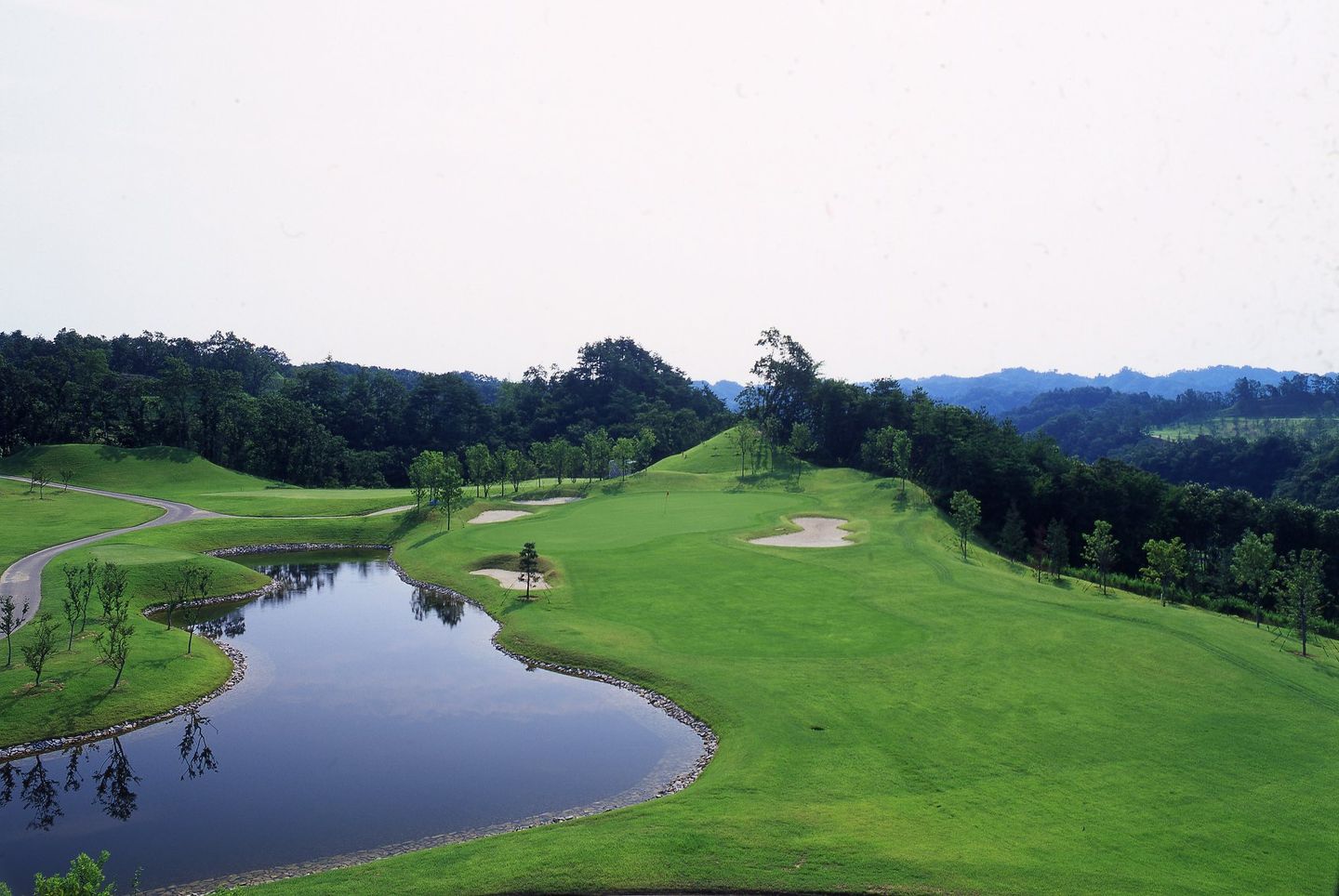 JGM Thoroughbred Golf Club