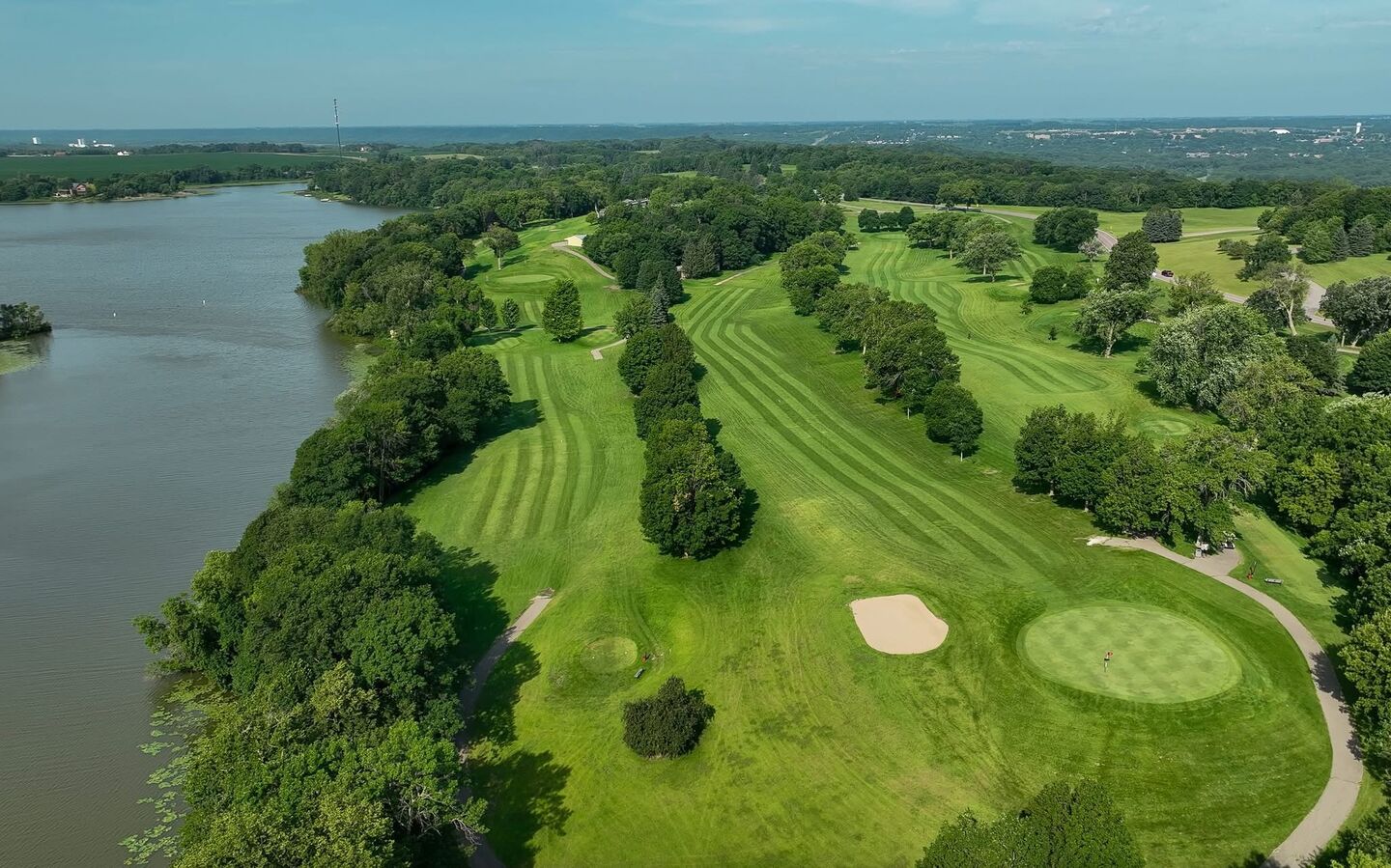 Shoreland Country Club