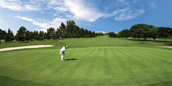 Paradise Lake Golf Resort