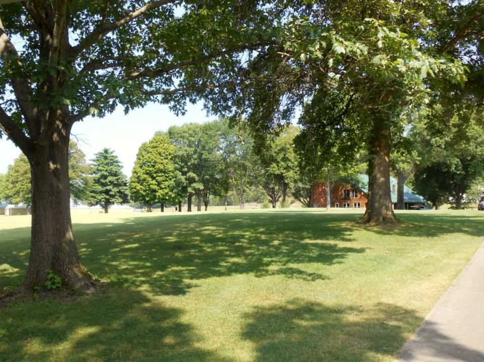 Loutre Shore Country Club