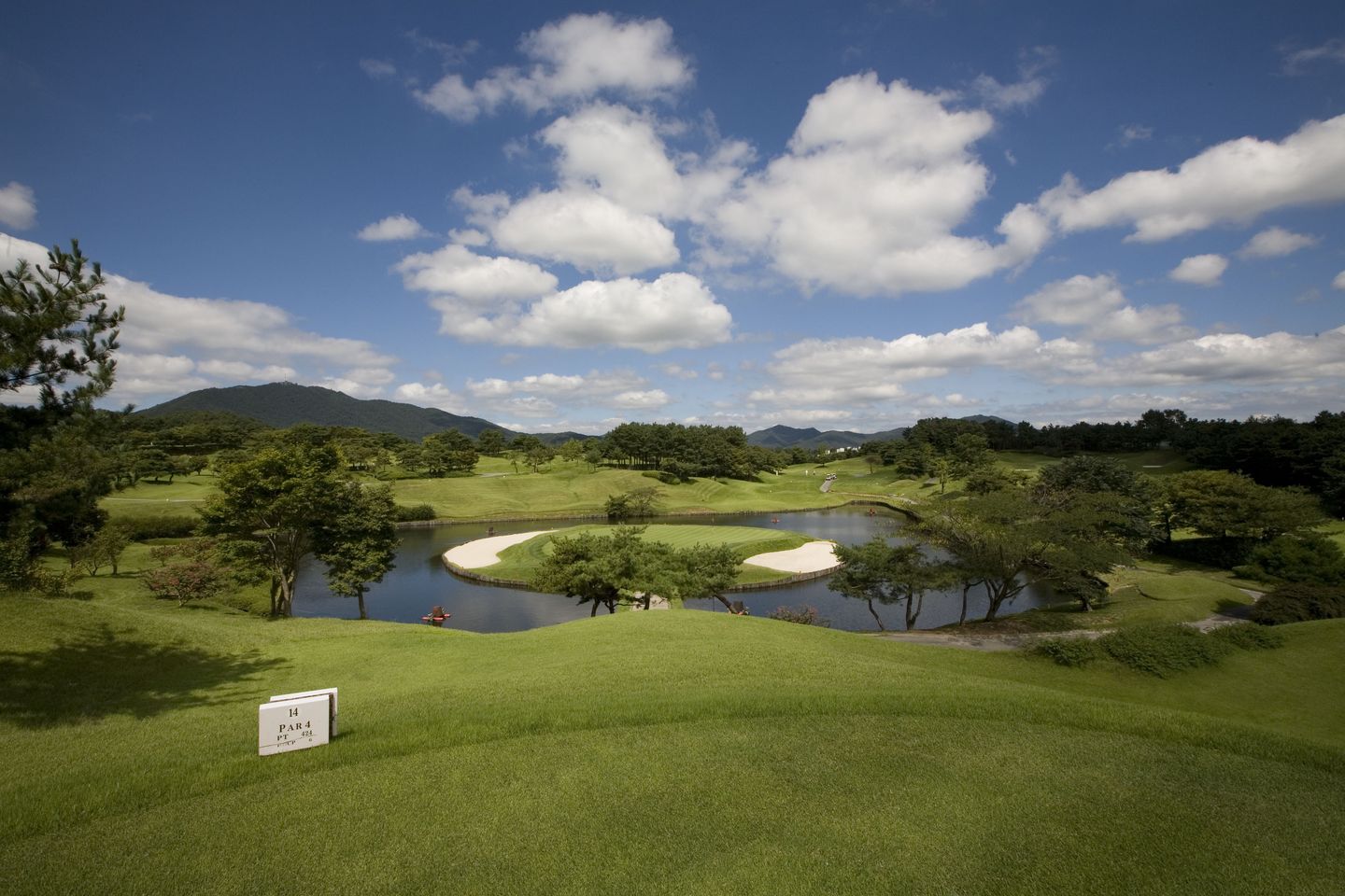 The Woo Jeong Hills Country Club