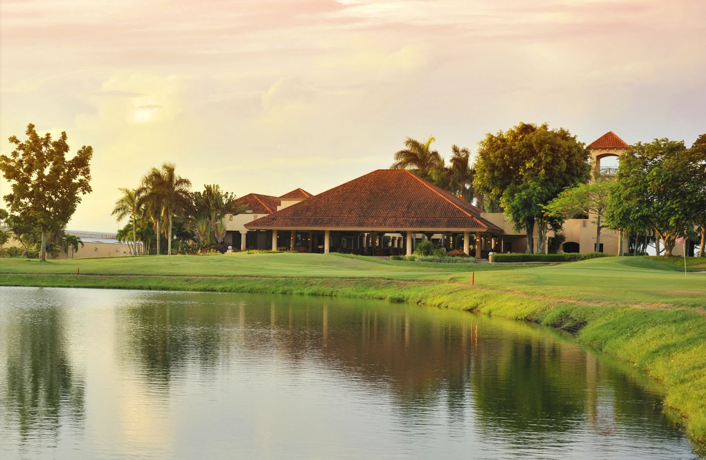 Sherwood Hills Golf & Country Club