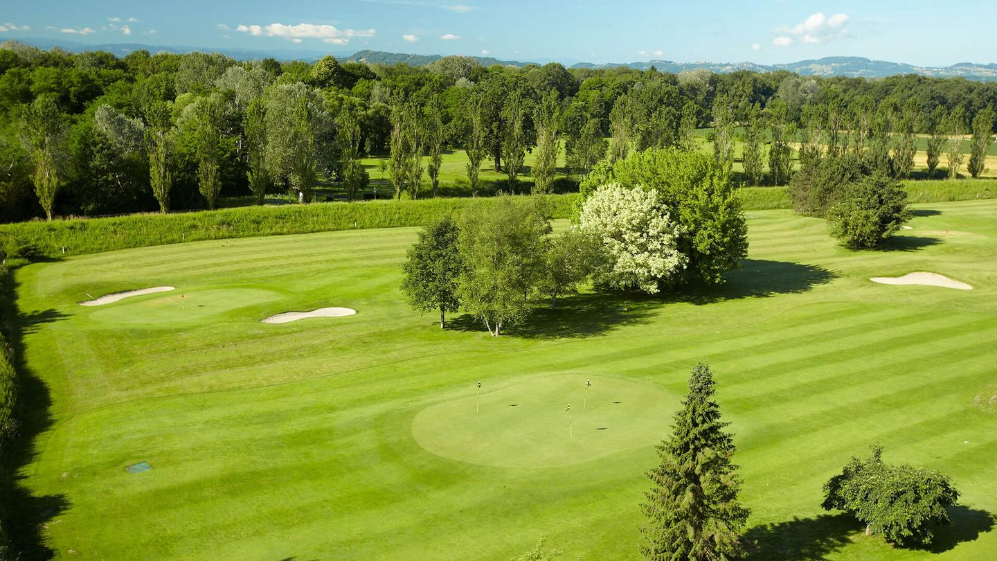 Pitch & Putt Course