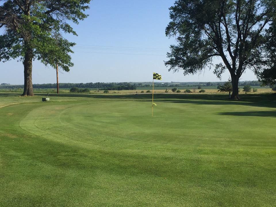 Falls City Country Club