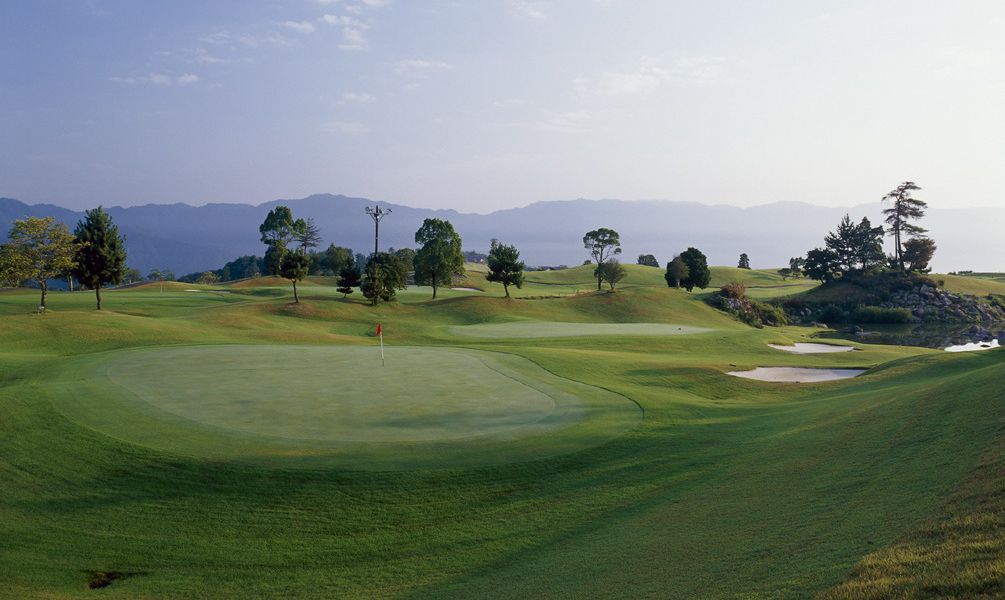 Lake Forest Resort Bird Spring Course
