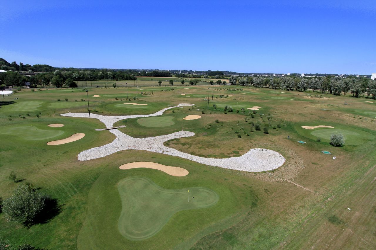 Pitch & Putt Course