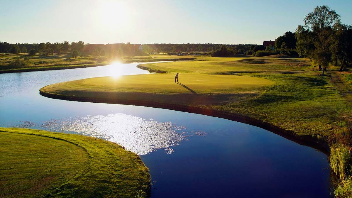 Frosaker Golf & Country Club
