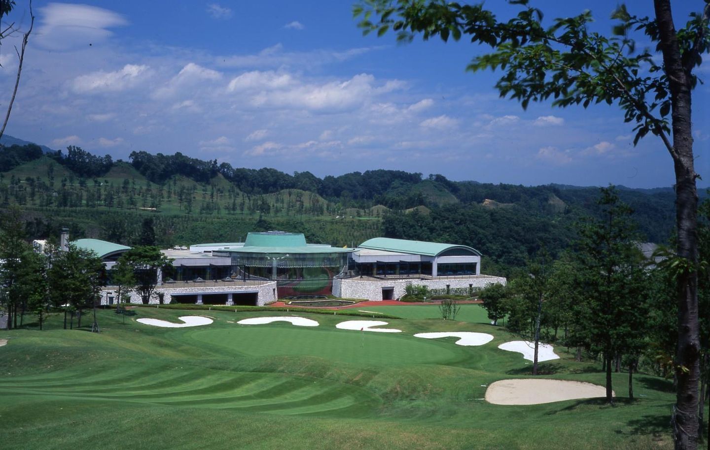 JGM Thoroughbred Golf Club