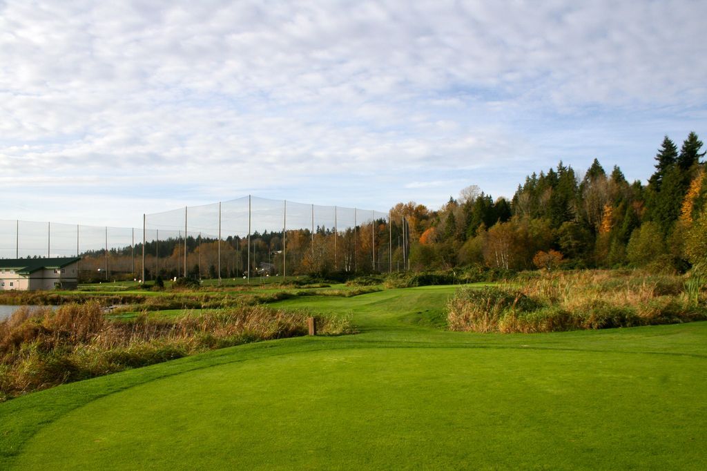 Birdies \u0026 Buckets Family Golf Centre in 