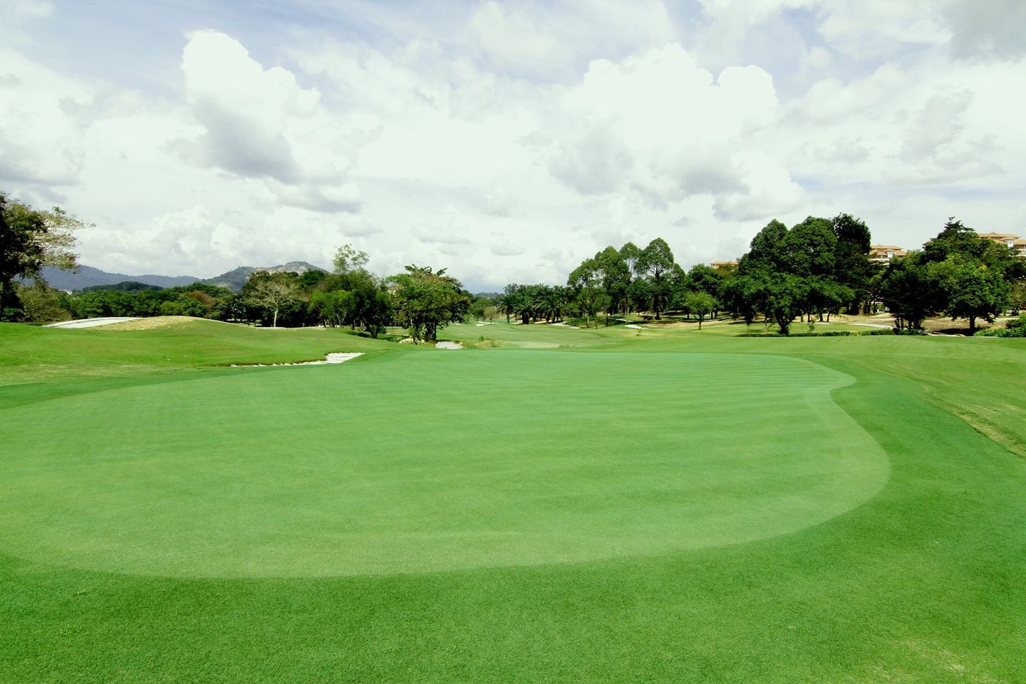 Sungai Long Golf & Country Club