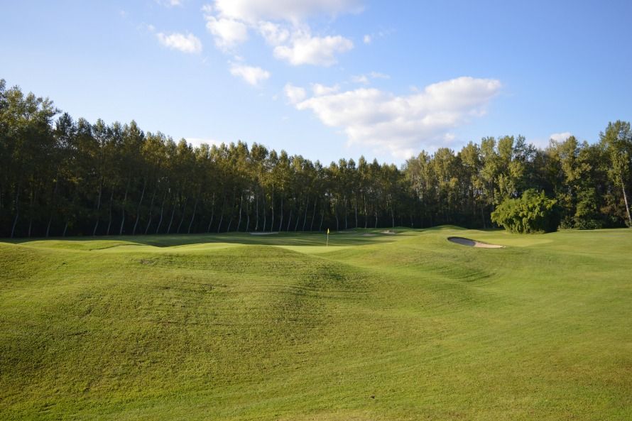 18 Holes Course
