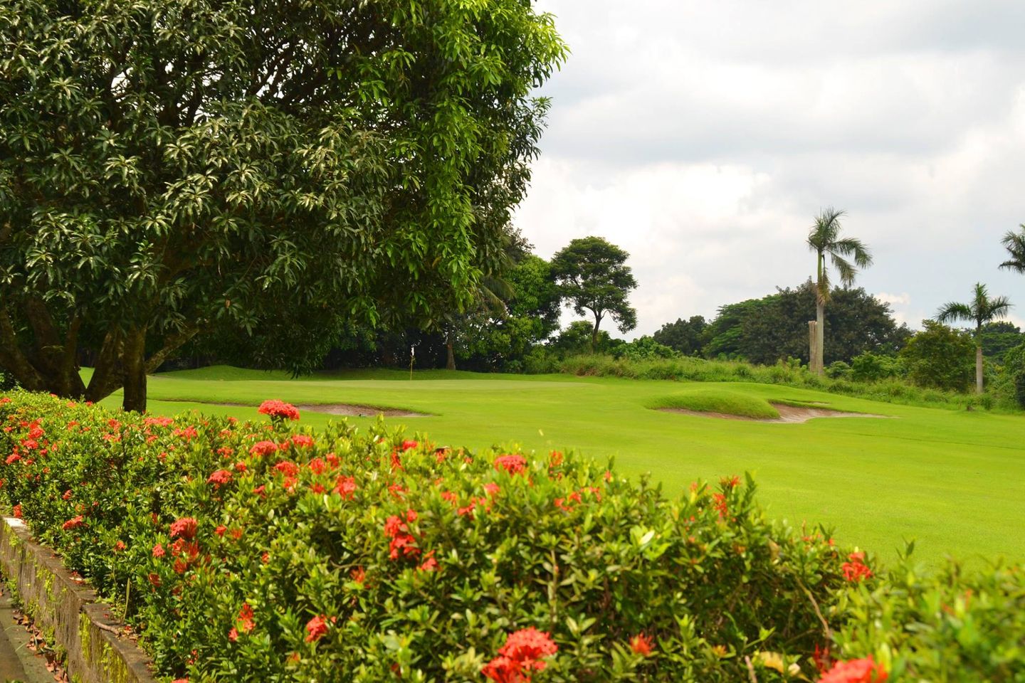 Hallow Ridge Filipinas Golf Inc.