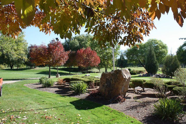 Swan Lakes Golf Course