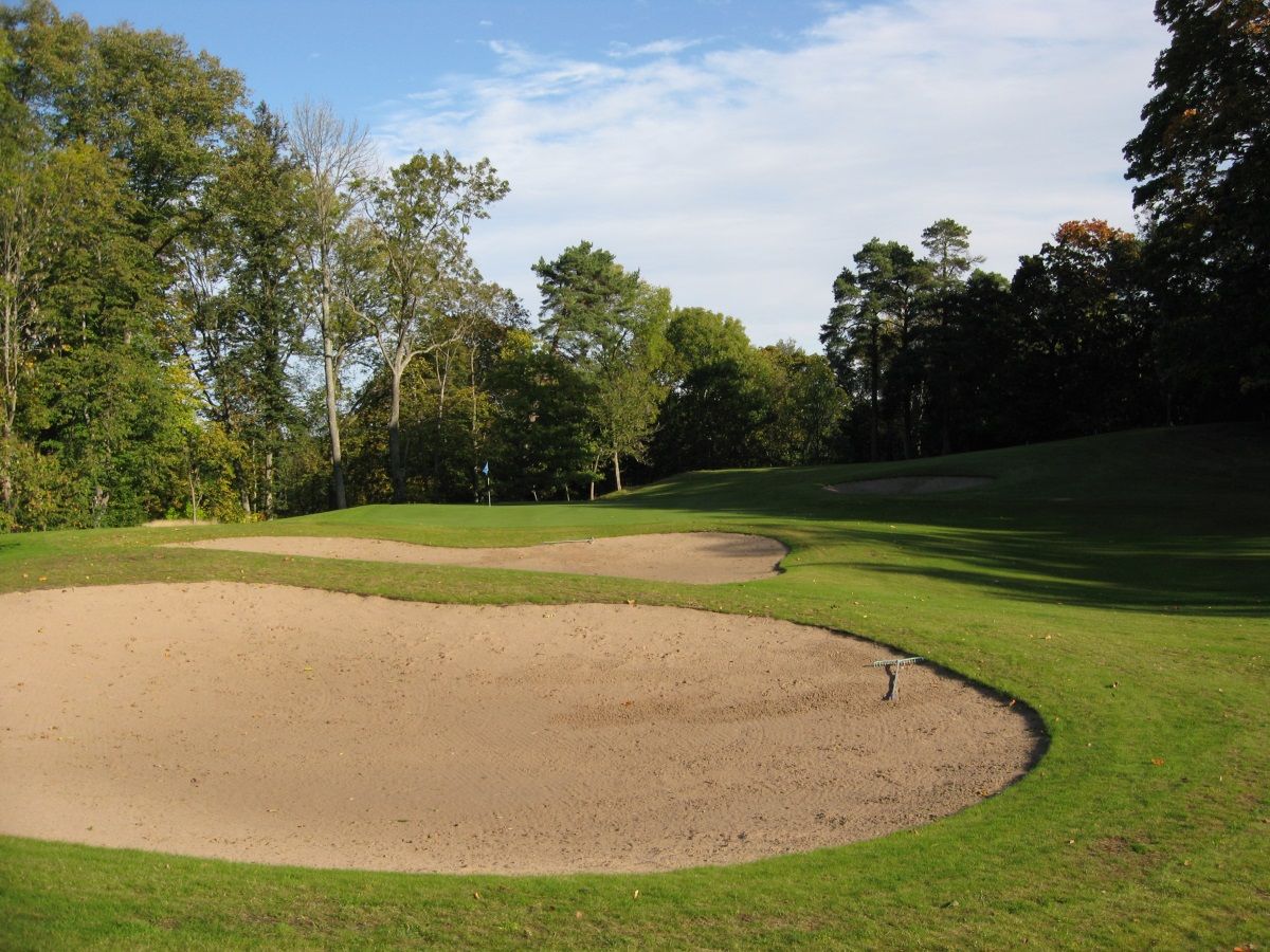 9-Holes