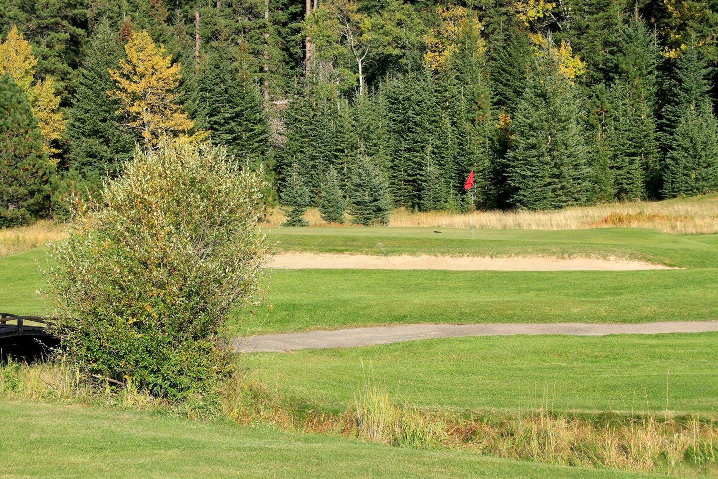 Tomahawk Lake Country Club
