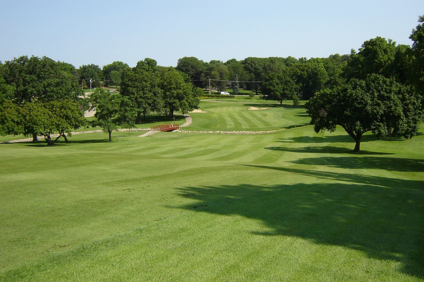 Mauh-Nah-Tee-See Country Club