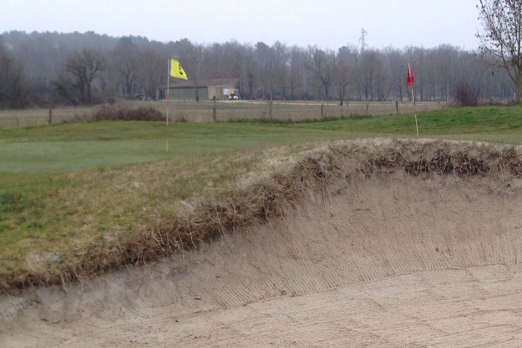 9 Hole