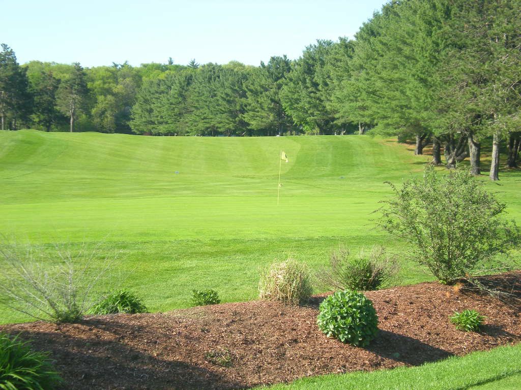 Hopedale Country Club