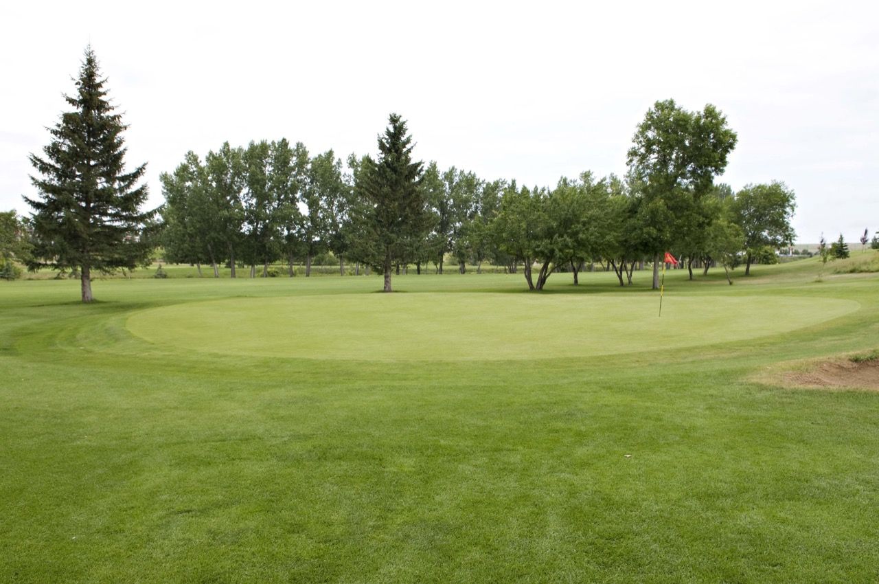 Elmwood Golf and Country Club