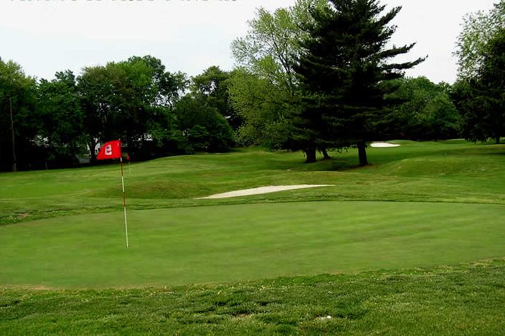 Vince's Sport Center Par 3 Golf Course