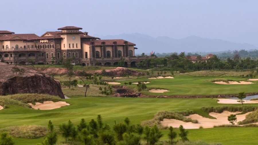 Lion Lake CC: Clubhouse