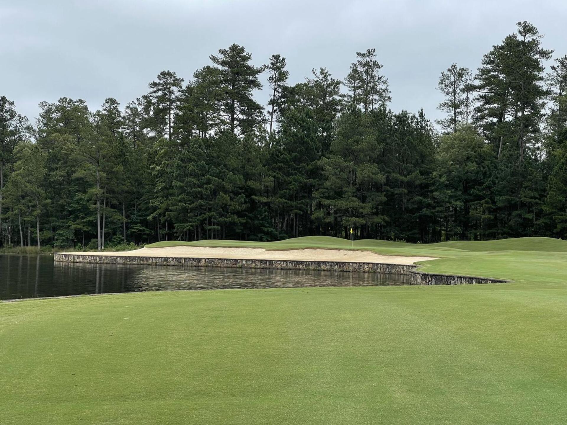 Par 4 11th hole approach (Photo submitted by Stephen8749565 on 07/01/2021)