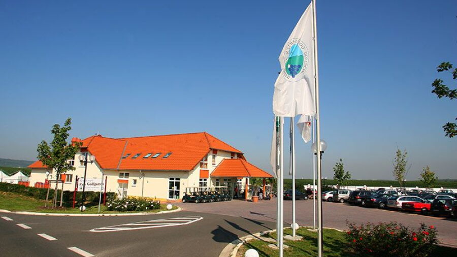 Deutsche Weinstrasse GC: clubhouse