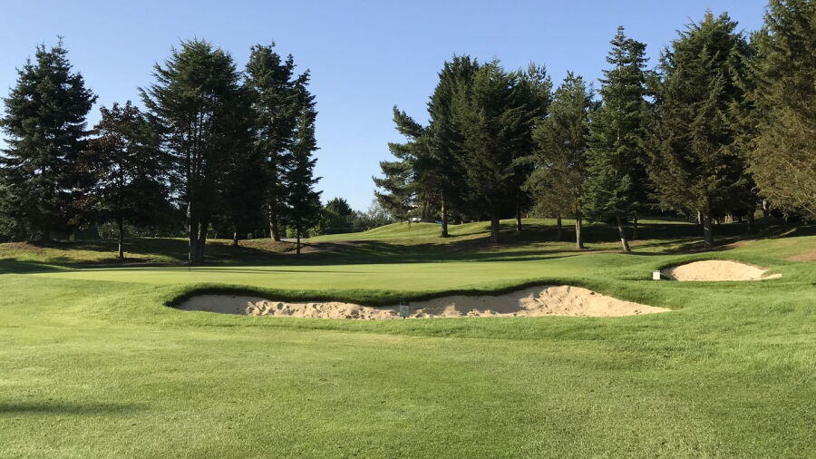 Essendon CC - Old: #18