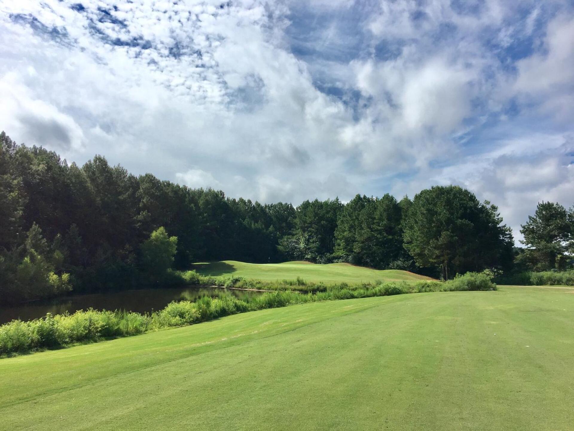 Approach shot on par-4 10th hole (Photo submitted by BrandonWebb on 08/31/2017)