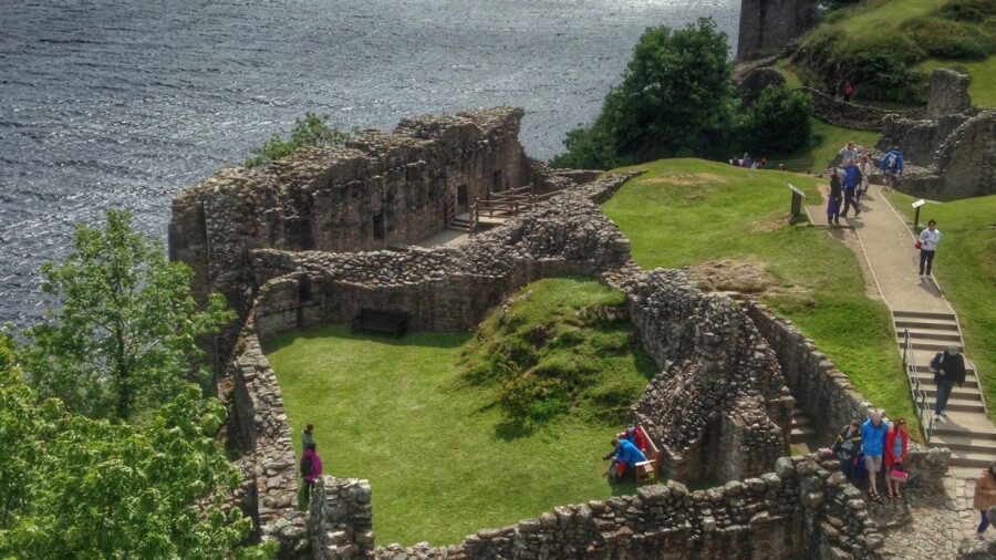 Loch Ness - Castle