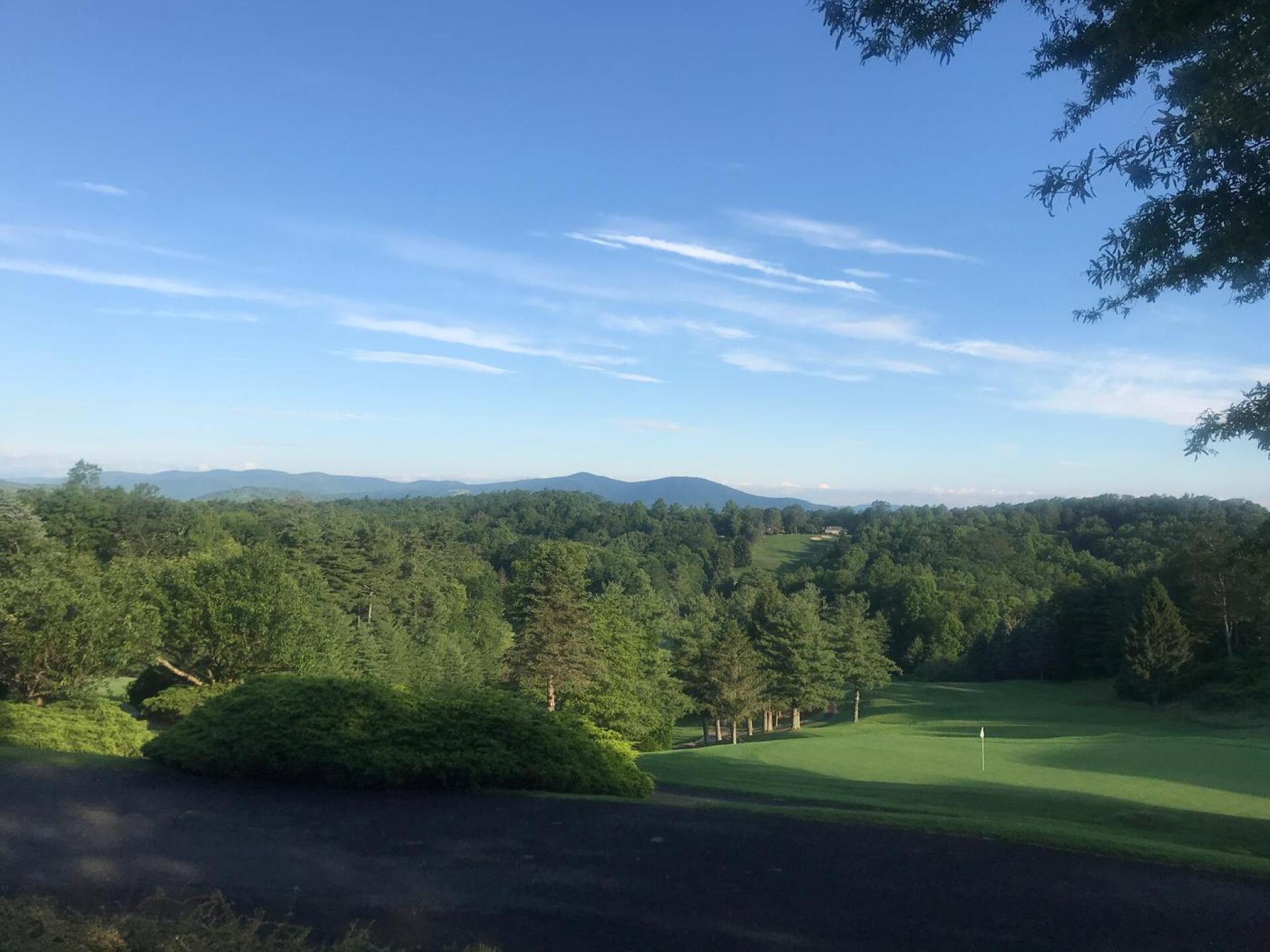 Clubhouse view (Photo submitted by coachpuregolf on 06/22/2020)