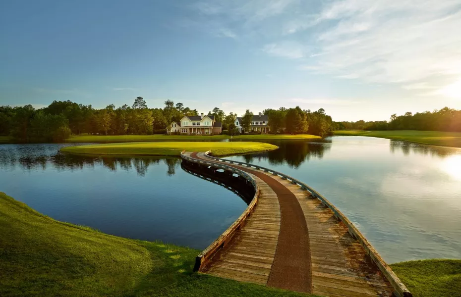 Savannah Quarters CC: Island green