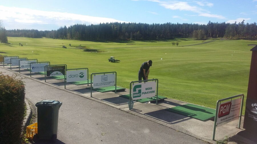 Mork Golf: Driving range