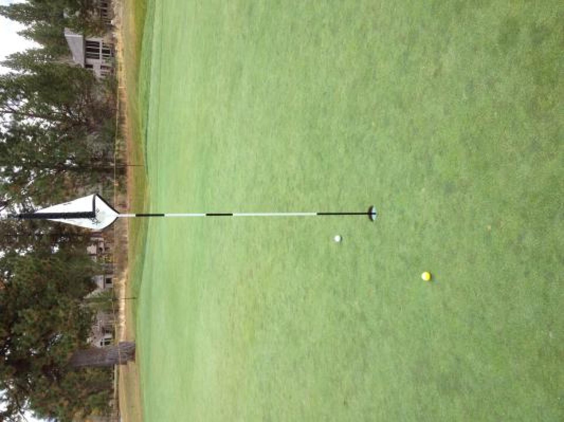 The sixth hole (Photo submitted by u000004954675 on 11/05/2013)