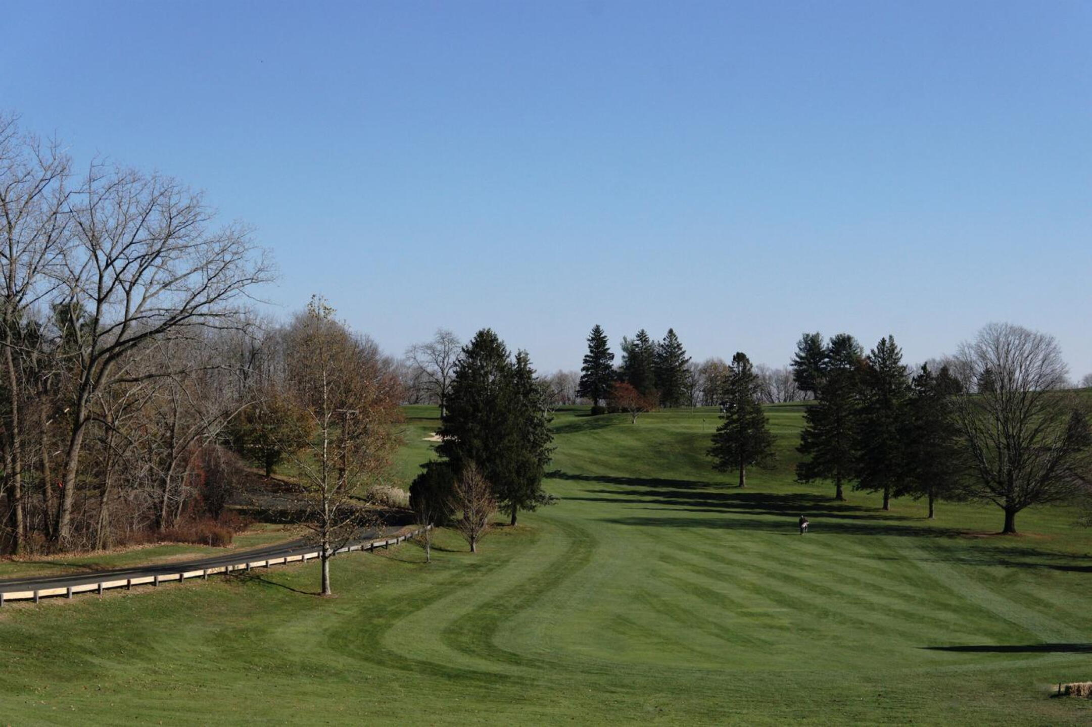 A par-4, the first hole doglegs left, paralleling the curving Mack Road nearby. (Photo submitted by AptlyLinked on 11/23/2022)