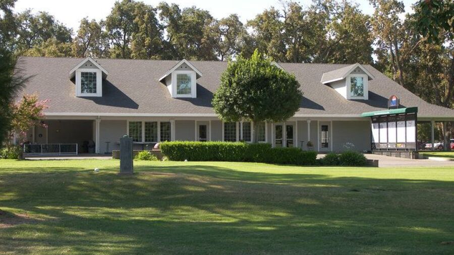 Plumas Lake GCC: Clubhouse