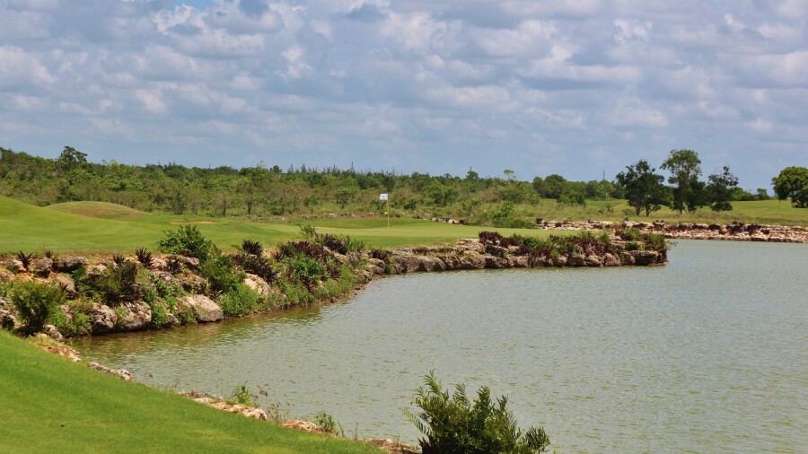 Casa de Campo - Dye Fore G.C. - Lagos Course - 7th