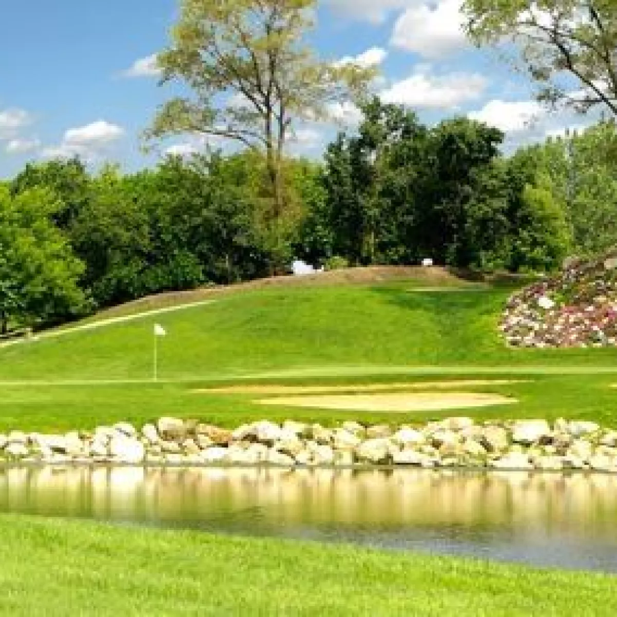 Water's Edge Golf Club in Worth, Illinois, USA GolfPass