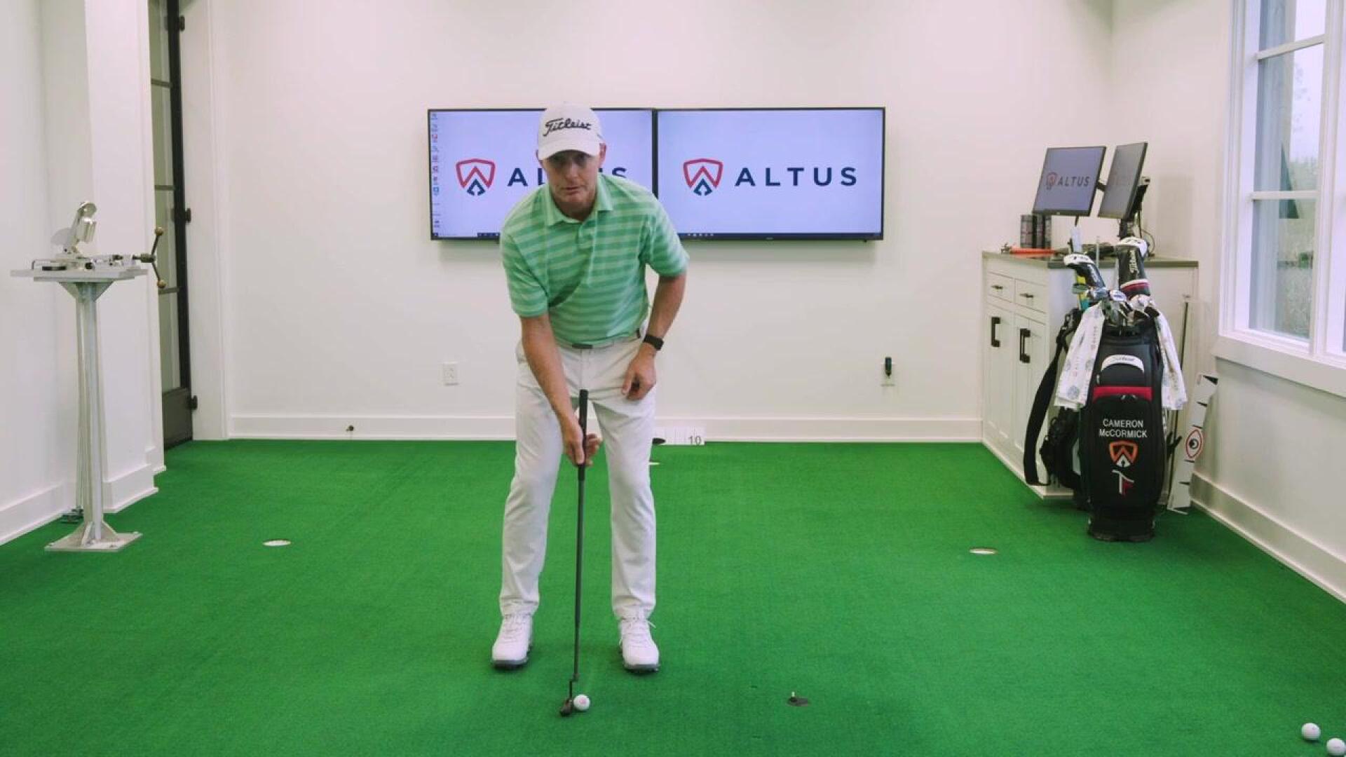 How to Putt with Stable Wrists