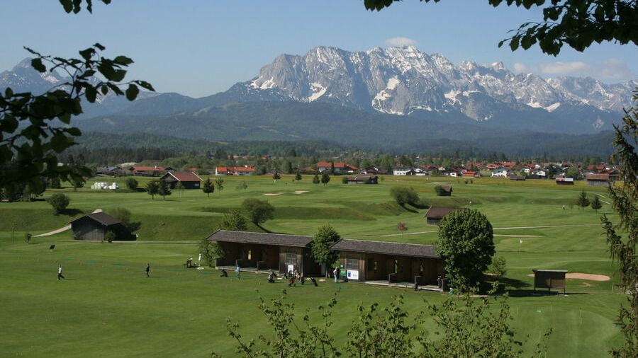 Karwendel G & CC: driving range