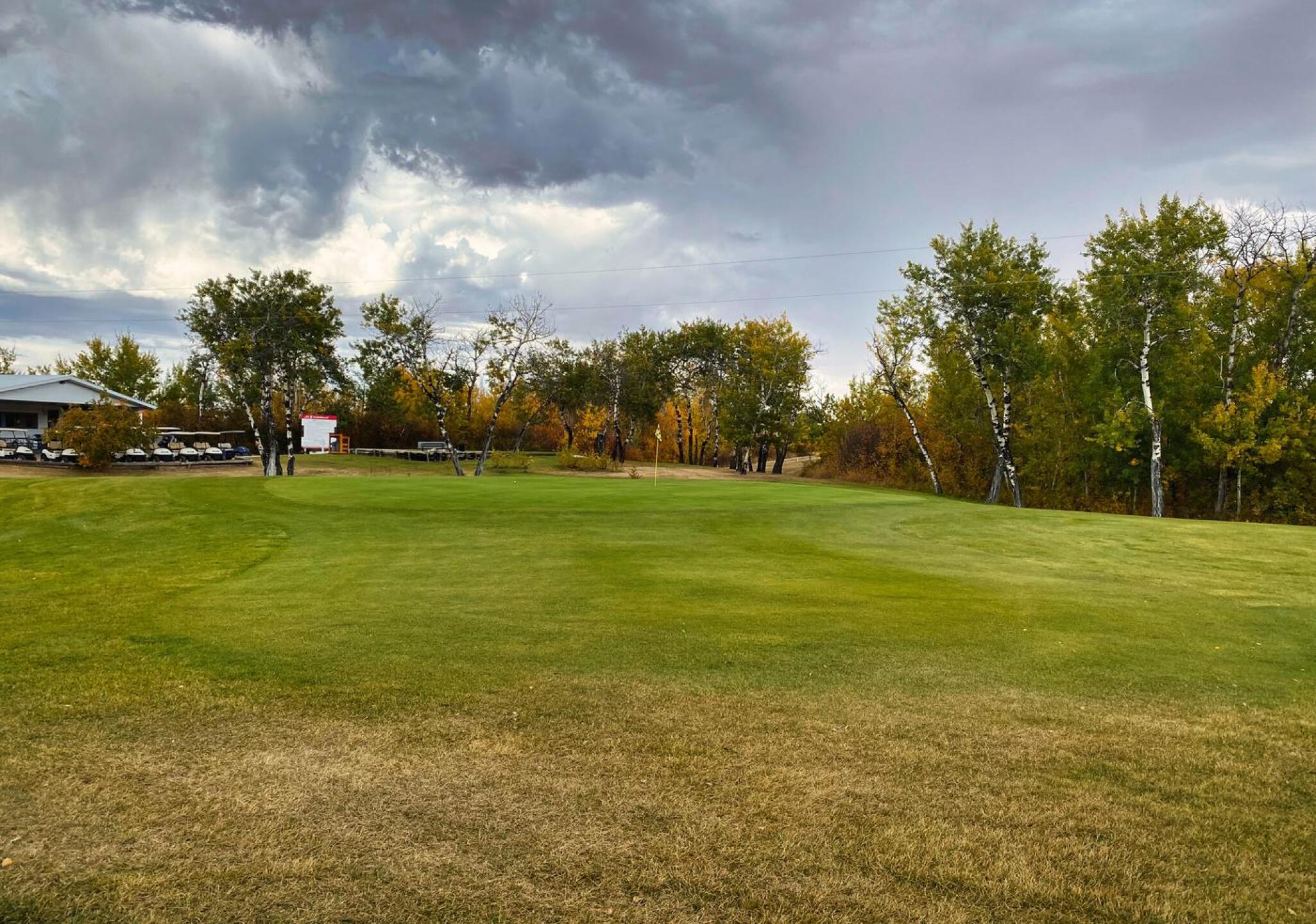 Edgerton Community Golf Course, Hole 9, Par 4, 373 yds (Photo submitted by DYakimec on 10/04/2022)