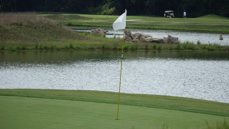 The River Club Golf & Learning Center